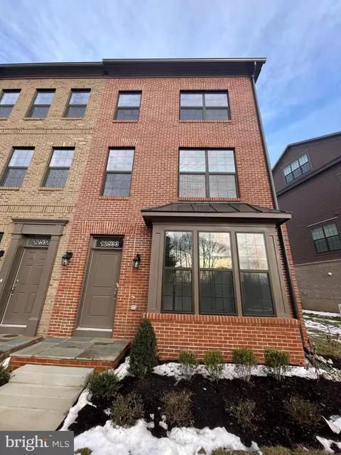 12533 Todd Ln, Fairfax, VA 22033