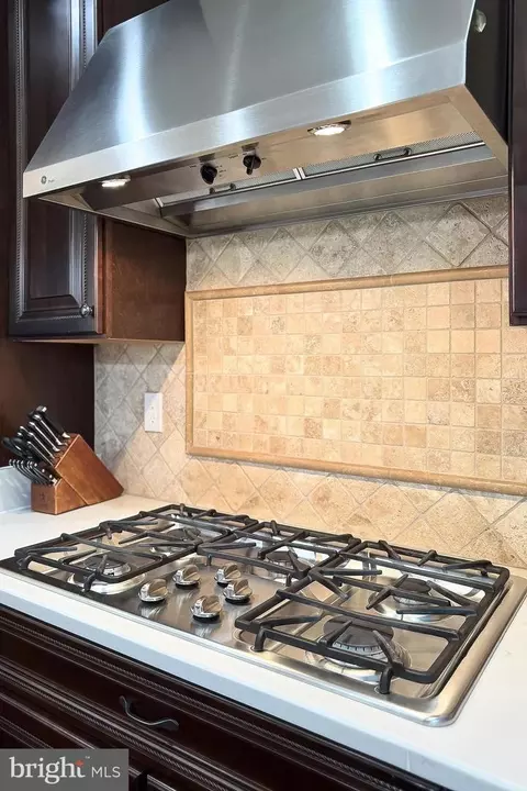Kitchen - 1619 Kirby Rd, Mclean, VA 22101 photo 5 of 10