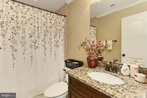 Bath - 1619 Kirby Rd, Mclean, VA 22101 photo 6 of 8