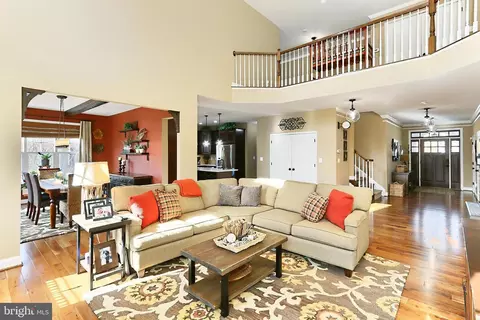 Living - 1619 Kirby Rd, Mclean, VA 22101 photo 4 of 9