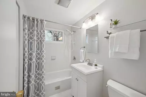 Bath - 8451 Thames St, Springfield, VA 22151 photo 2 of 2