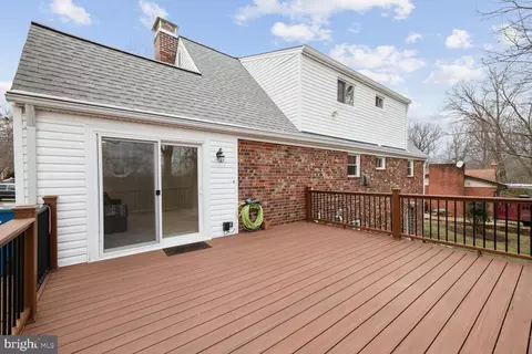 Exterior - 8451 Thames St, Springfield, VA 22151 photo 6 of 8
