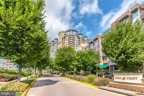 8220 Crestwood Heights Dr #904, Mclean, VA 22102