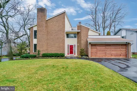 6408 Woodsong Ct, Mclean, VA 22101