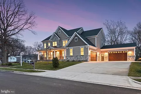 1921 Hull Rd, Vienna, VA 22182