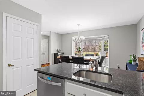 Kitchen - 6624 Green Ash Ct, Springfield, VA 22152 photo 4 of 4