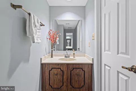 Bath - 6624 Green Ash Ct, Springfield, VA 22152 photo 2 of 4