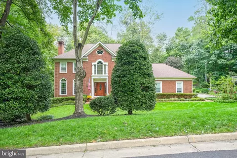 9320 Davis Dr, Lorton, VA 22079