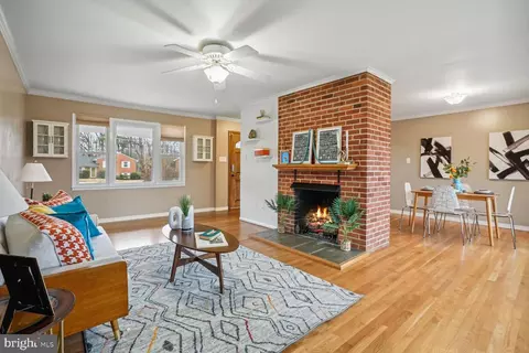 6404 Bardu Ct, Springfield, VA 22152