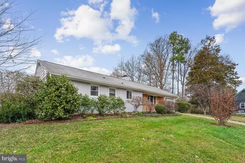 Exterior - 6404 Bardu Ct, Springfield, VA 22152 photo 2 of 6