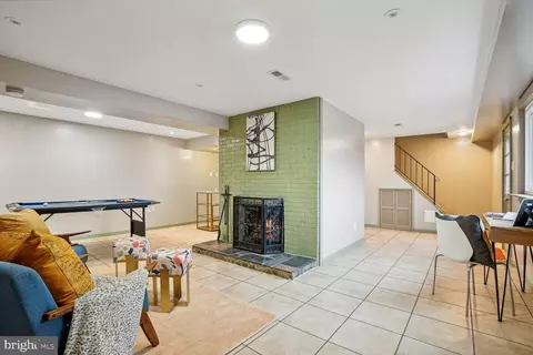 Living - 6404 Bardu Ct, Springfield, VA 22152 photo 5 of 7