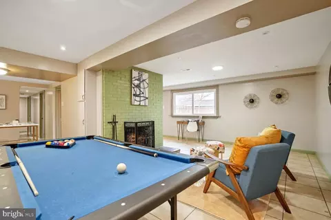 Living - 6404 Bardu Ct, Springfield, VA 22152 photo 4 of 7