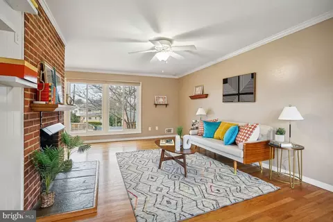 Living - 6404 Bardu Ct, Springfield, VA 22152 photo 2 of 7