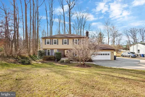 6929 Colburn Dr, Annandale, VA 22003