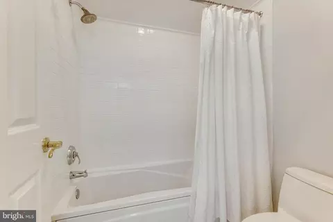 Bath - 347 Springvale Rd, Great Falls, VA 22066 photo 7 of 9
