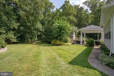 Exterior - 347 Springvale Rd, Great Falls, VA 22066 photo 6 of 20