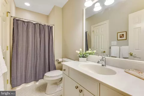 Bath - 347 Springvale Rd, Great Falls, VA 22066 photo 9 of 9