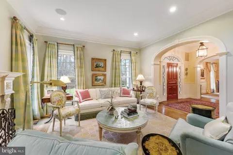 Living - 347 Springvale Rd, Great Falls, VA 22066 photo 2 of 11