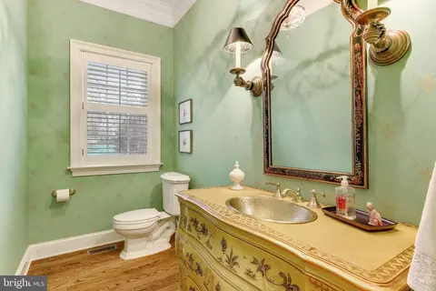 Bath - 347 Springvale Rd, Great Falls, VA 22066 photo 2 of 9
