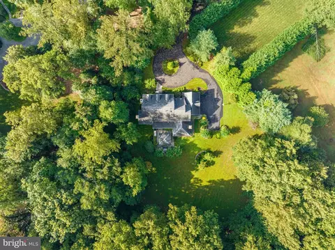 View/Area - 347 Springvale Rd, Great Falls, VA 22066 photo 2 of 2