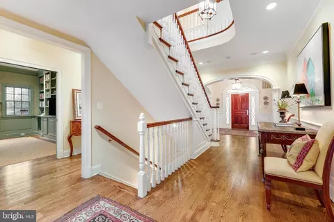 Entry Way - 347 Springvale Rd, Great Falls, VA 22066 photo 3 of 4