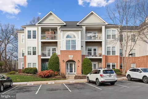 1505 N Point Dr #202, Reston, VA 20194