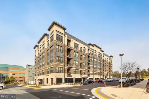 2320 Field Point Rd #4-103, Herndon, VA 20171
