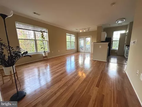 3015 Nicosh Cir #2310, Falls Church, VA 22042