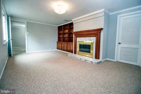 Living - 7503 Murillo St, Springfield, VA 22151 photo 2 of 3