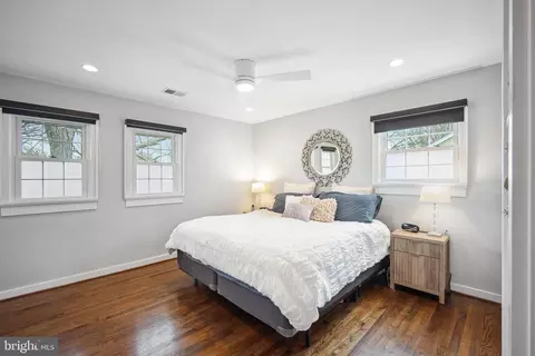 Bedroom - 8405 Oakford Dr, Springfield, VA 22152 photo 1 of 4