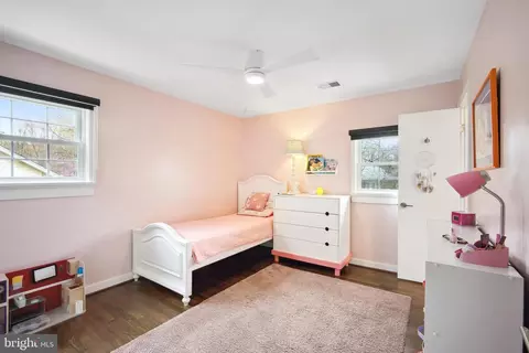Bedroom - 8405 Oakford Dr, Springfield, VA 22152 photo 4 of 4