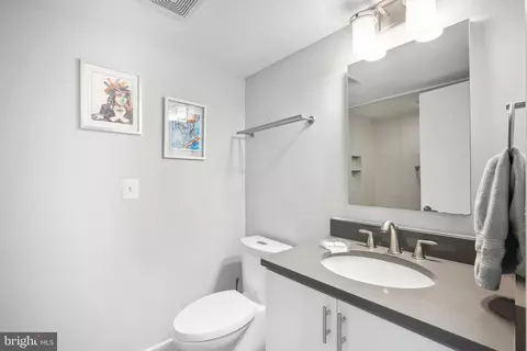 Bath - 8405 Oakford Dr, Springfield, VA 22152 photo 1 of 5