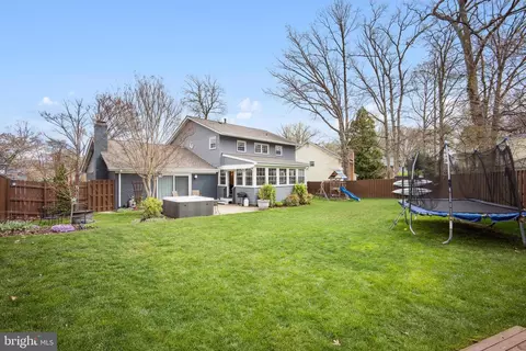 Exterior - 8405 Oakford Dr, Springfield, VA 22152 photo 5 of 7