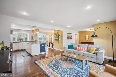 Living - 8405 Oakford Dr, Springfield, VA 22152 photo 1 of 4