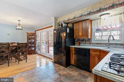 Kitchen - 7663 Long Pine Dr, Springfield, VA 22151 photo 3 of 5