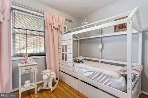 Bedroom - 7663 Long Pine Dr, Springfield, VA 22151 photo 4 of 8