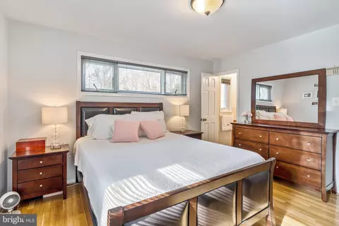 Bedroom - 7663 Long Pine Dr, Springfield, VA 22151 photo 2 of 8