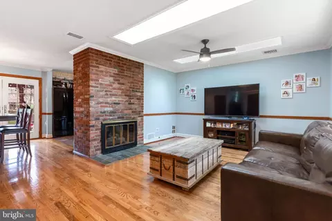 Living - 7663 Long Pine Dr, Springfield, VA 22151 photo 1 of 3