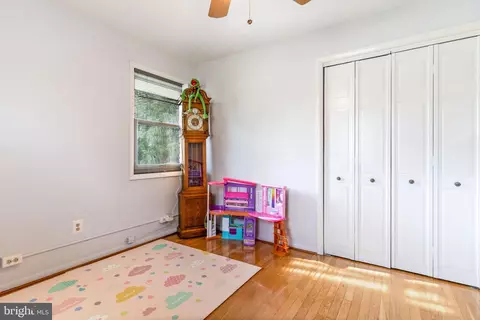 Bedroom - 7663 Long Pine Dr, Springfield, VA 22151 photo 6 of 8