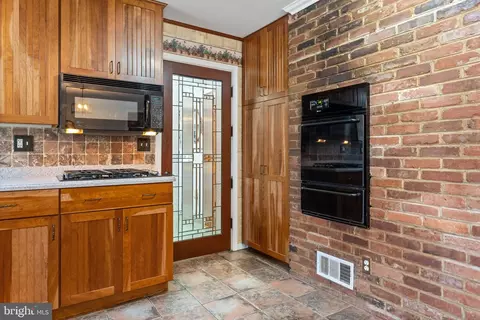 Kitchen - 7663 Long Pine Dr, Springfield, VA 22151 photo 2 of 5