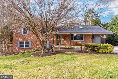 7663 Long Pine Dr, Springfield, VA 22151