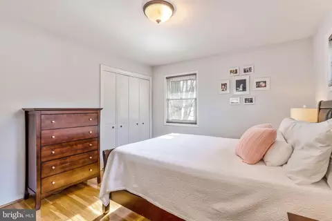 Bedroom - 7663 Long Pine Dr, Springfield, VA 22151 photo 3 of 8