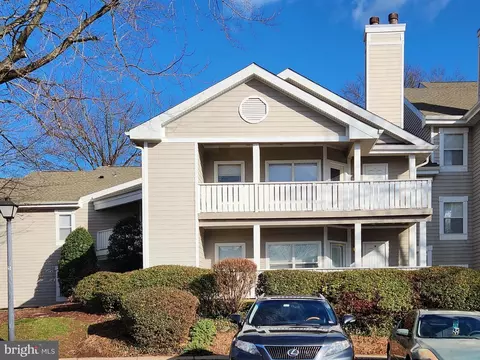 14301 Rosy Ln #203, Centreville, VA 20121