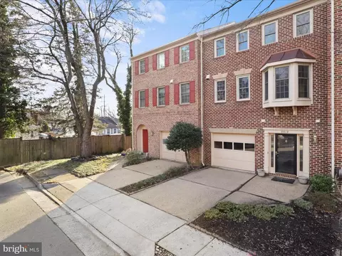 6418 Fleetside Ct, Alexandria, VA 22310