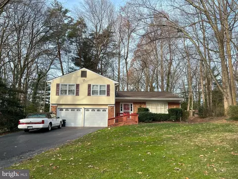 4112 Maple Ave, Fairfax, VA 22032