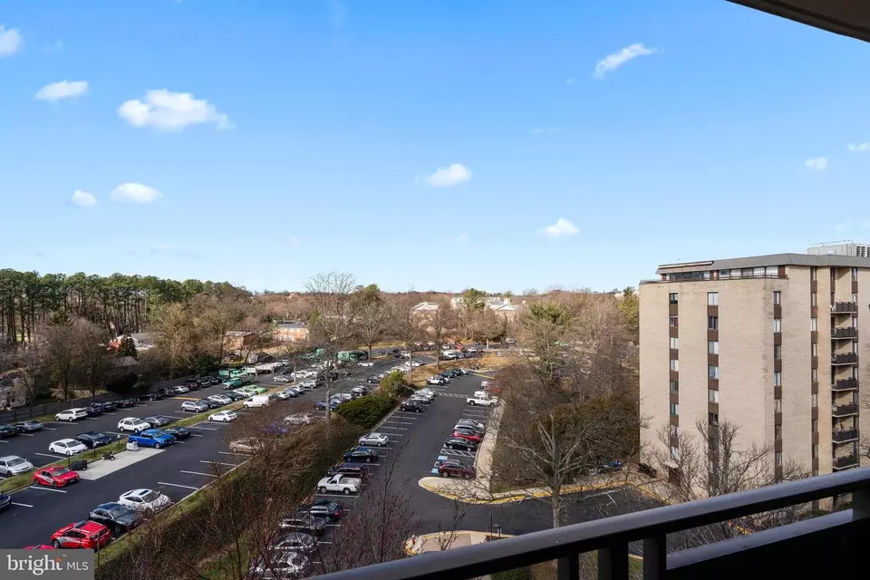 View/Area - 3100 S Manchester St #1032, Falls Church, VA 22044 photo 2 of 2