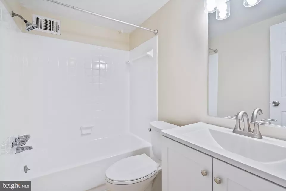 Bath - 3100 S Manchester St #1032, Falls Church, VA 22044 photo 1 of 1