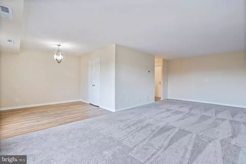 Living - 3100 S Manchester St #1032, Falls Church, VA 22044 photo 3 of 3