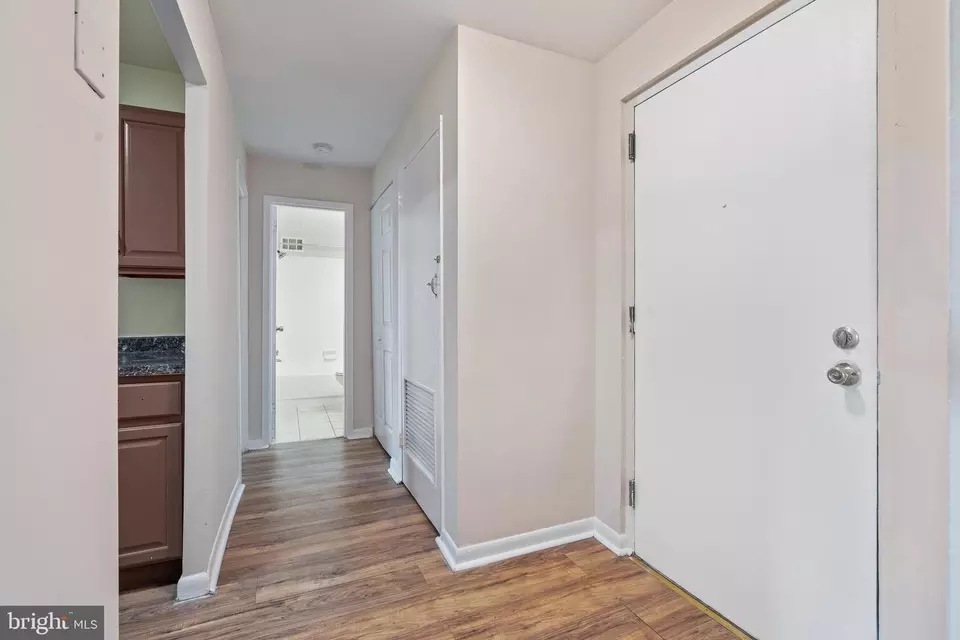 Entry Way - 3100 S Manchester St #1032, Falls Church, VA 22044 photo 1 of 2
