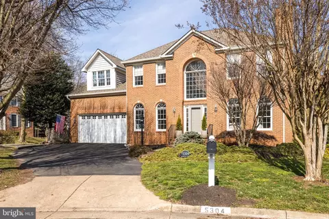 5304 Esabella Ct, Fairfax, VA 22032